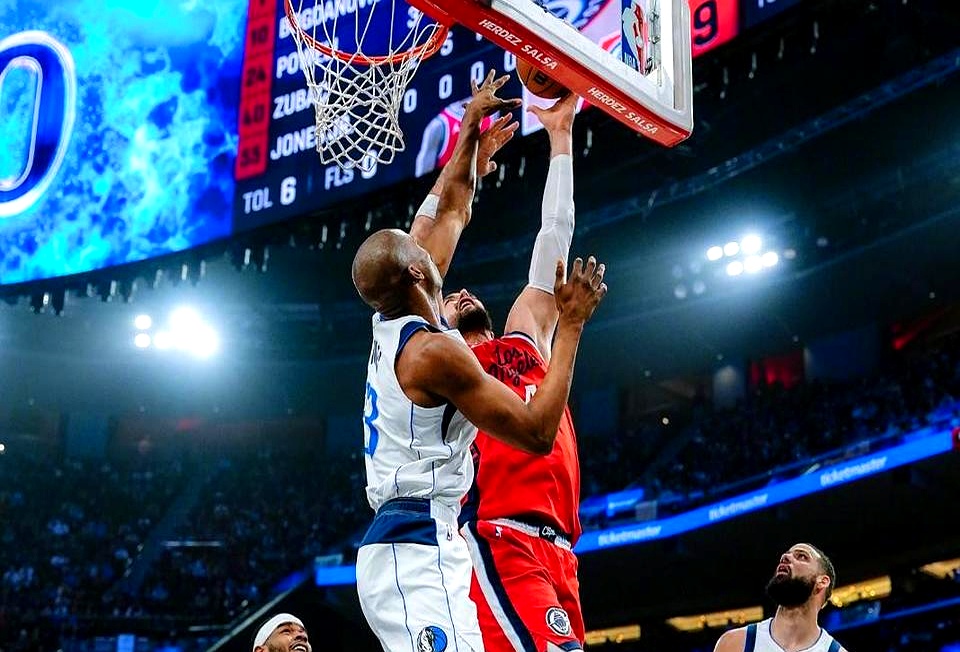 开云体育世界杯-独行侠横扫上海队，浓眉哥带队取胜