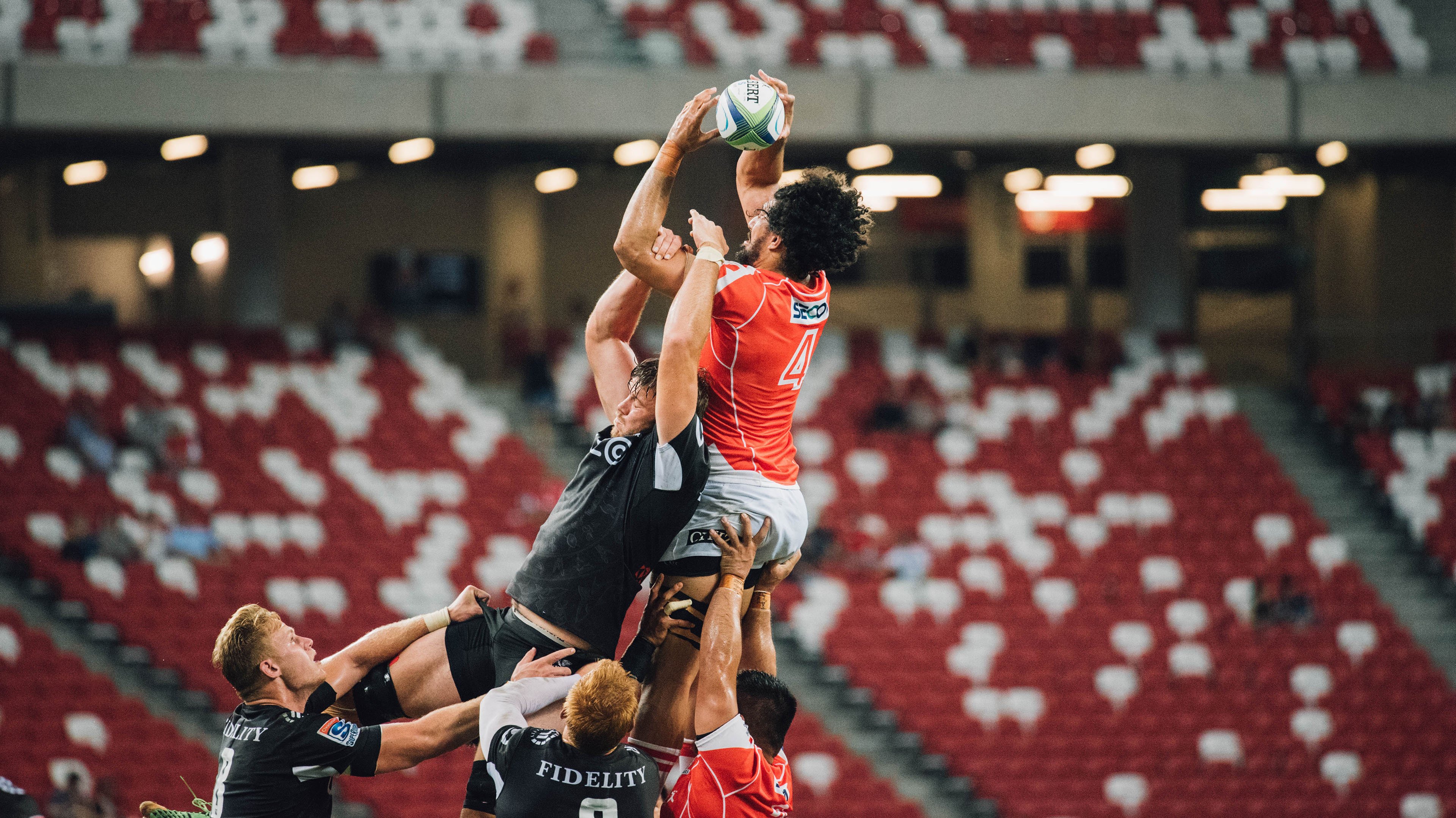 开云体育入口-奥斯梅恩欧冠封神夜，秘鲁足球的无声呐喊