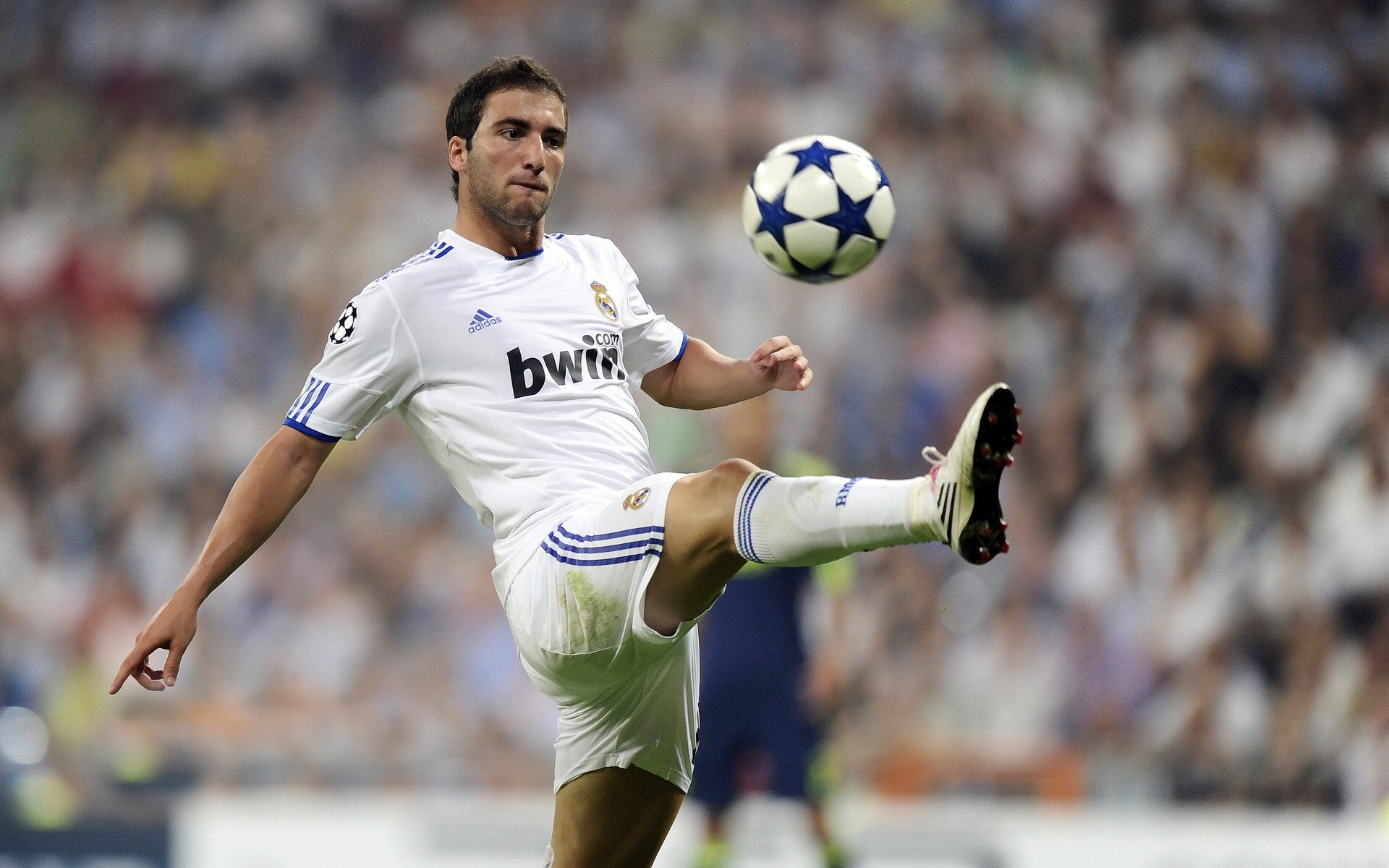 巴萨对阵巴西，巴雷拉用非典型巨星方式，重写中场价值定义